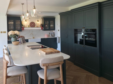 Pained Kitchen Dark Green 102.1