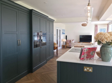 Painted Kitchen Dark Green 100.1