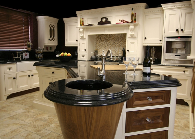 Bespoke kitchen Cream 3