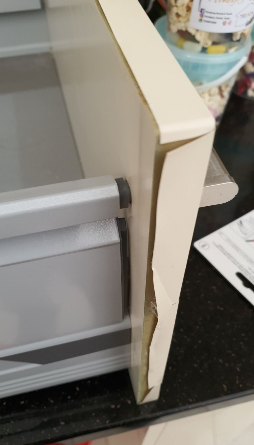 Acrylic kitchen doors the ultimate gloss kitchen?