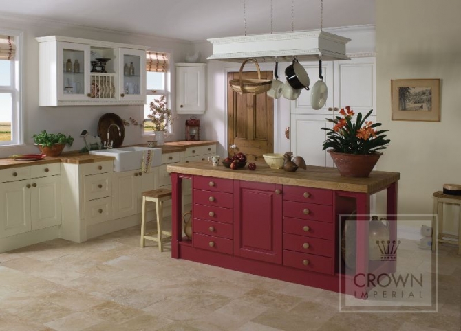 Painted kitchen Red & Cream