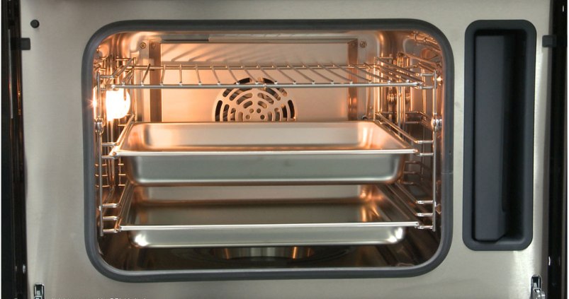 Steam Oven with removable reservoir