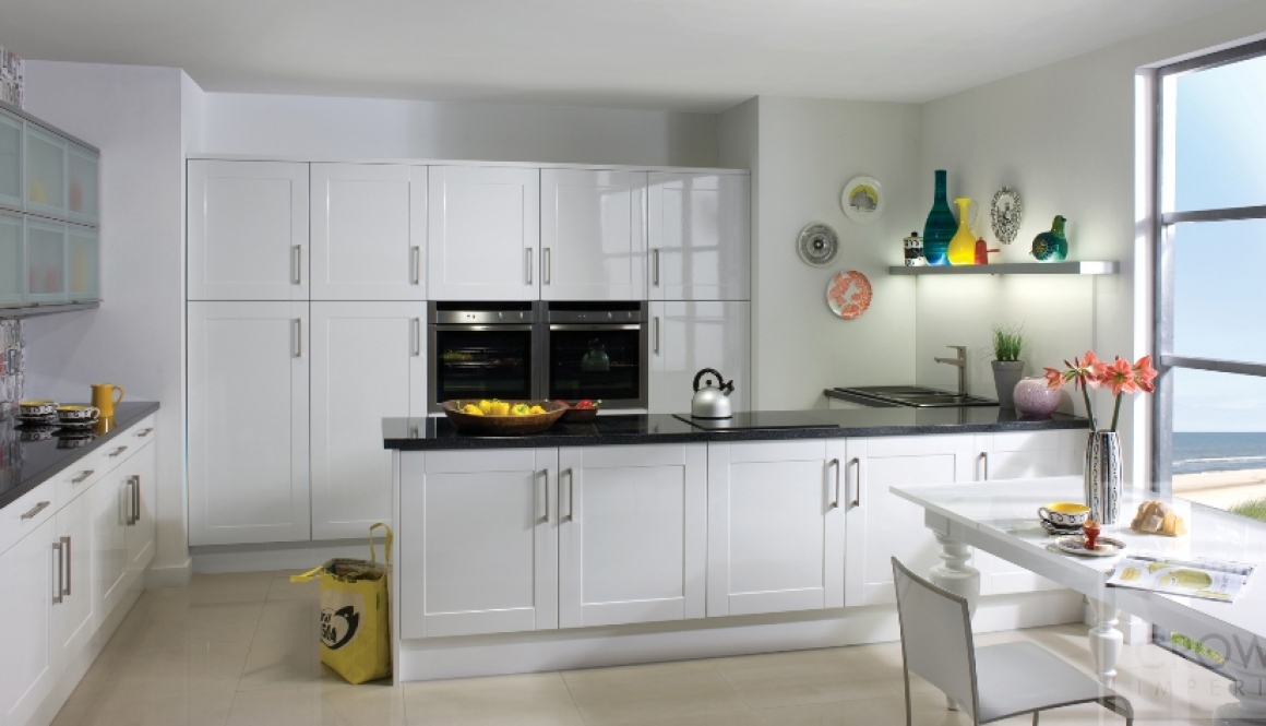 White Gloss Shaker Kitchen